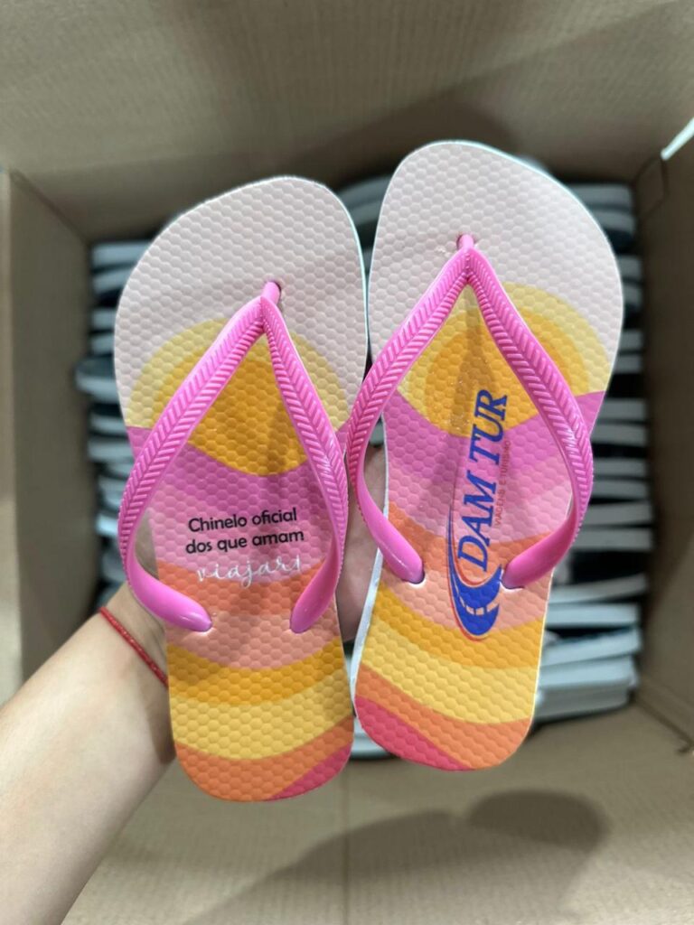 Chinelo personalizado fabricado para empresa.