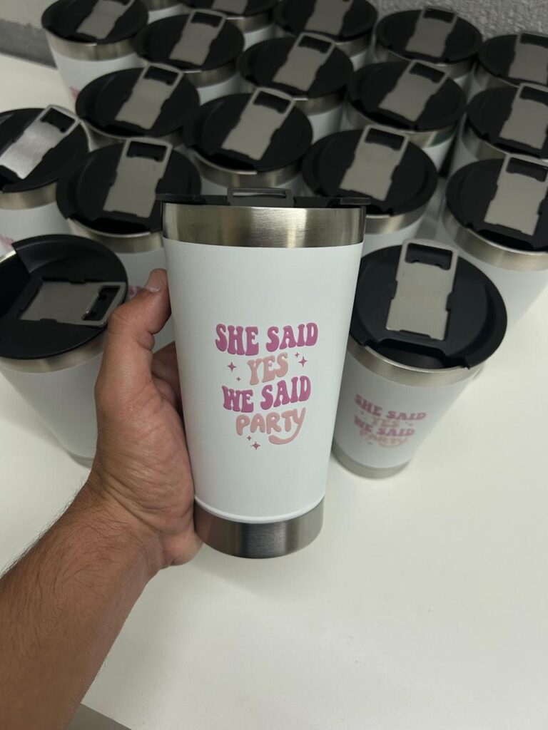 Copo personalizado para casamento.