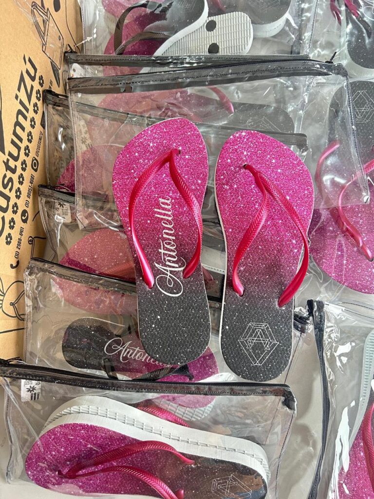 Chinelo personalizado para casamento