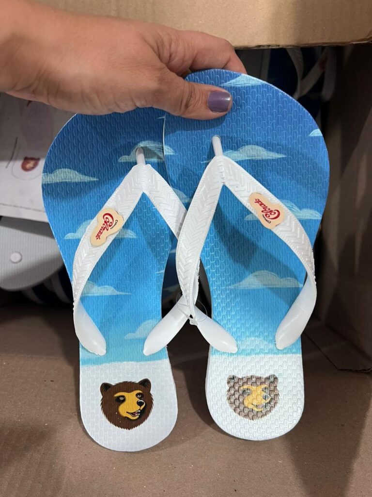 Chinelo personalizado marca cervejaria