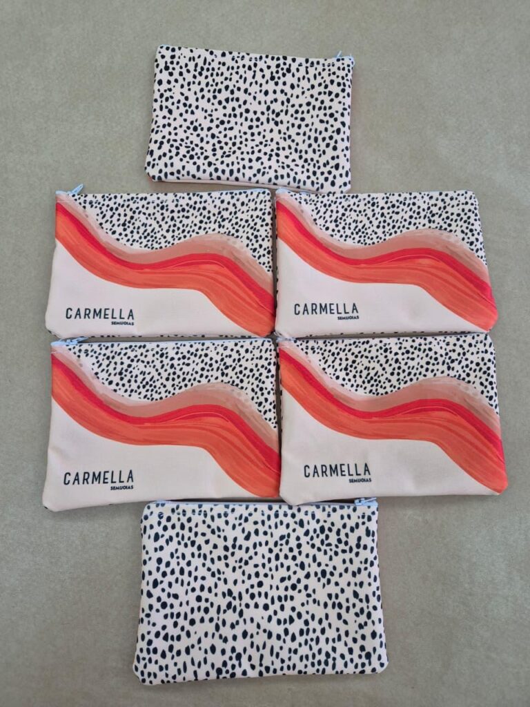 bolsas personalizadas sendo usadas após o evento